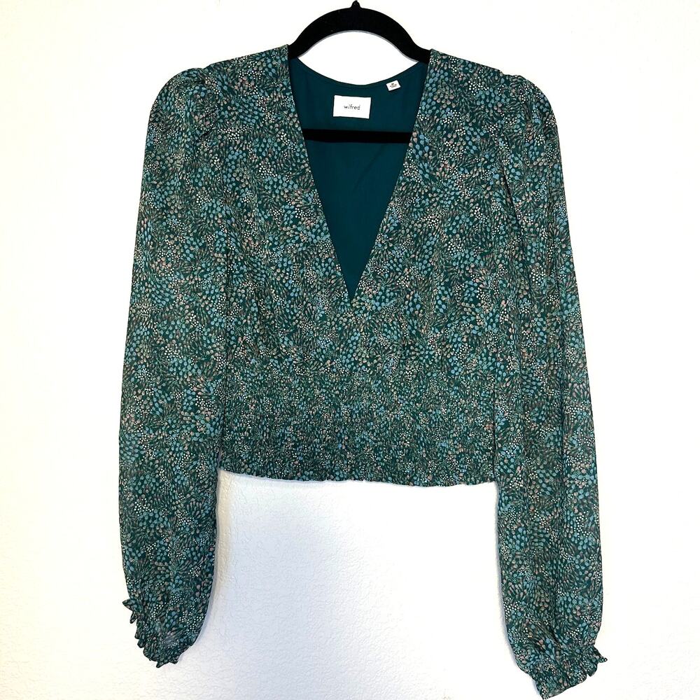 Aritzia‎ Wilfred Green Floral Cropped Smocked top, Long Sleeves, Size Medium